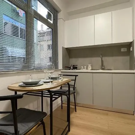 Apartment Johana Blloku In Amazing Location! Tirana