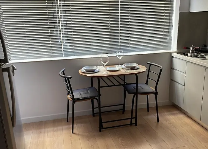 Johana Blloku In Amazing Location! Τίρανα